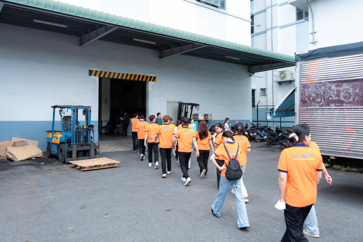 Sinh viên Logistics và quản lý chuỗi cung ứng “giải mã” nghiệp vụ Logistics tại Khu chế xuất Tân Thuận 67