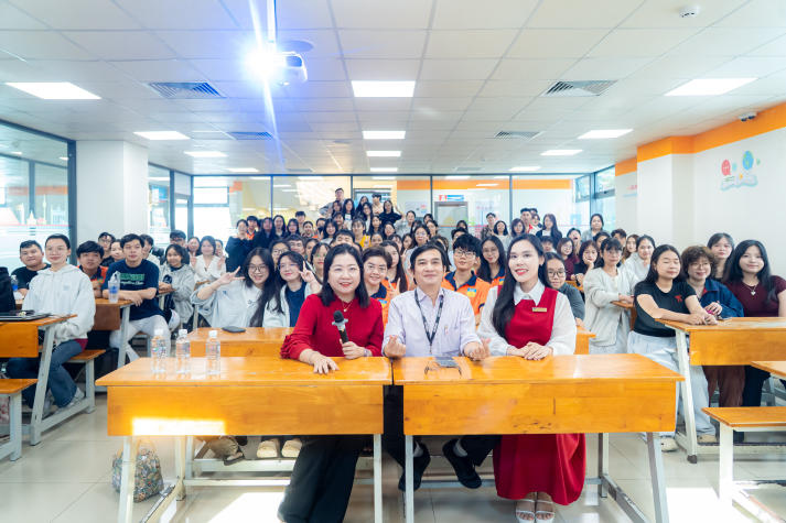 Sinh viên Khoa Tiếng Anh nâng cao kỹ năng biên - phiên dịch trong kỷ nguyên số 67