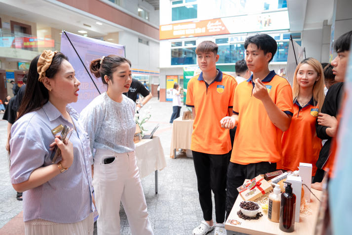 [Video] Marketer trẻ HUTECH biến ý tưởng xanh thành sản phẩm hữu ích 63