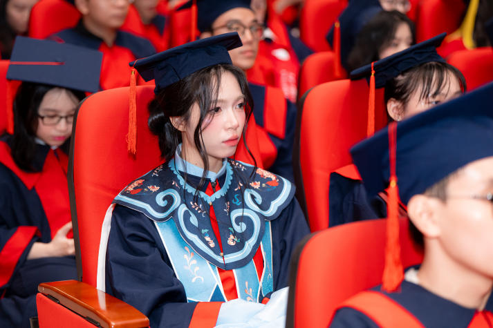 Ngày tốt nghiệp: Tân khoa HUTECH vững vàng bước vào “đại lộ thành công” 15