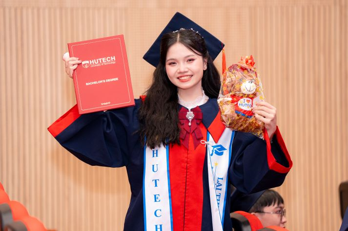 Ngày tốt nghiệp: Tân khoa HUTECH vững vàng bước vào “đại lộ thành công” 101