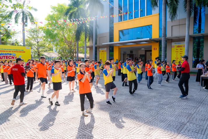 Cùng chạy việt dã, HUTECH-ers lan tỏa tinh thần trẻ trung - năng động - bản lĩnh 21