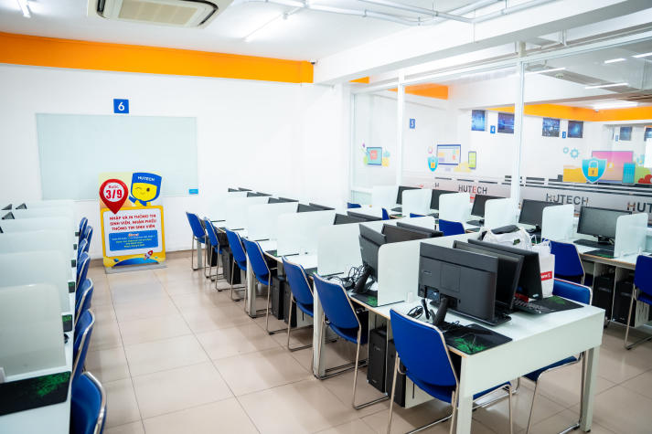 HUTECH sẵn sàng chào đón tân sinh viên nhập học 29