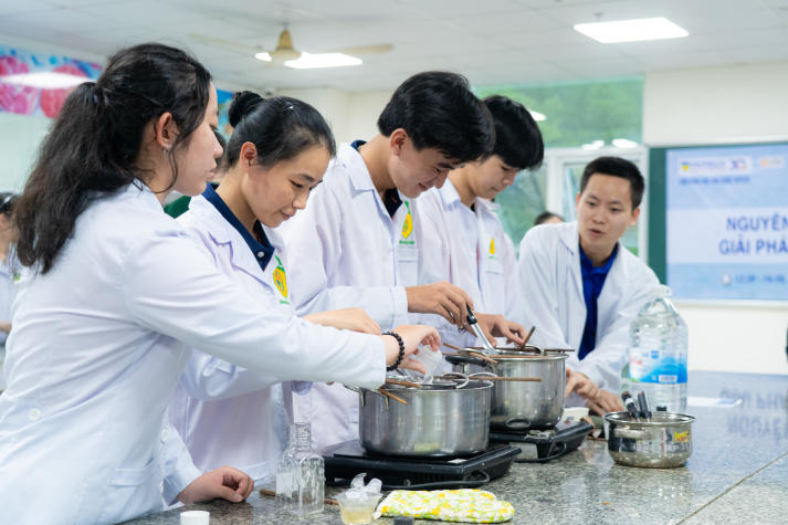 Công nghệ, dinh dưỡng và trải nghiệm: Sinh viên Viện Khoa học Ứng dụng “bóc tách” bí mật bơ sữa Hoa Kỳ 96