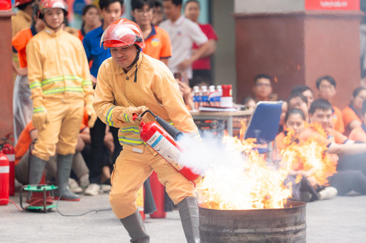 [Video] HUTECH tổ chức diễn tập PCCC & CNCH: Nâng cao năng lực ứng phó, bảo đảm an toàn học đường 70