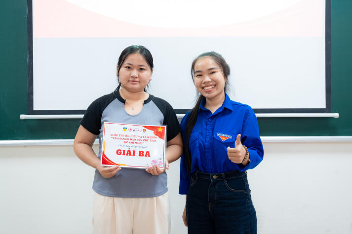 “Sáng mãi gương Người” - thắp sáng lý tưởng đẹp trong sinh viên HUTECH 79