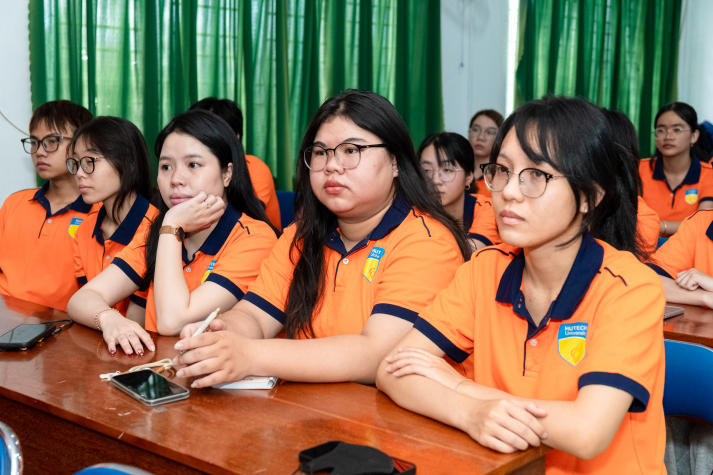 Sinh viên Tâm lý học tiếp cận thực tế trị liệu tại Bệnh viện Tâm thần TP.HCM 61