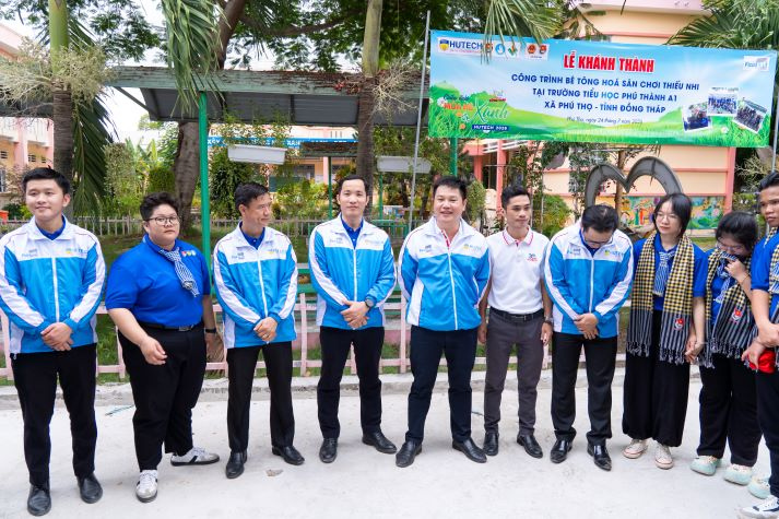Lãnh đạo HUTECH tiếp sức chiến sĩ Mùa hè xanh 2026 tại Đồng Tháp 14
