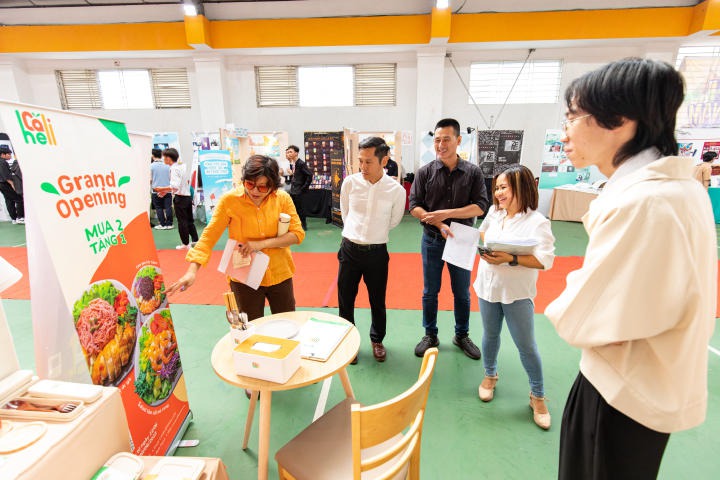 “Choáng ngợp” với loạt đồ án tốt nghiệp ấn tượng của sinh viên ngành Thiết kế đồ họa HUTECH 135