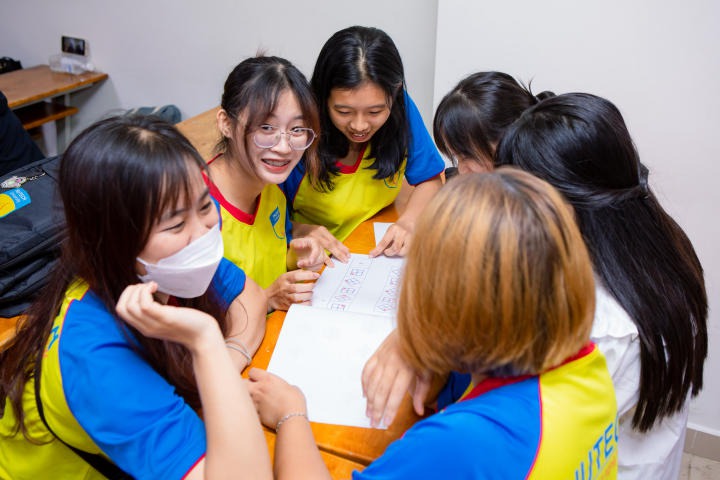 Sinh viên Khoa Khoa học Xã hội và Quan hệ Công chúng thể hiện tài năng qua cuộc thi học thuật “GenZ thông thái” 49