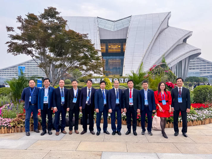 HUTECH cùng lãnh đạo giáo dục toàn cầu bàn về chuyển đổi số tại WDEC 2025 34