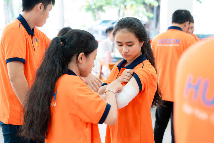 Từ quản trò đến điều phối hoạt động: Ban cán sự HUTECH “lên level” tại chuyên đề kỹ năng 109