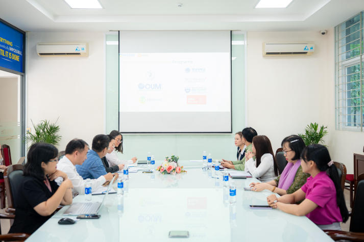 HUTECH and Adelaide University discuss cooperation in Veterinary Science and Engineering 9