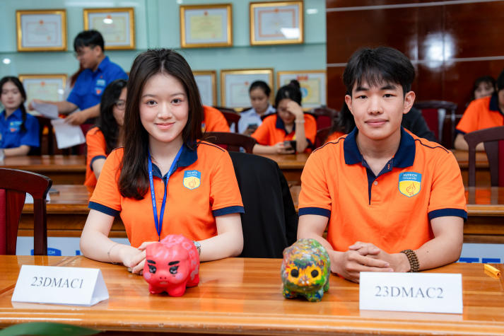 “Khui heo xinh” cùng Khoa Marketing - Kinh doanh quốc tế, thu hơn 21 triệu đồng cho hoạt động cộng đồng 24