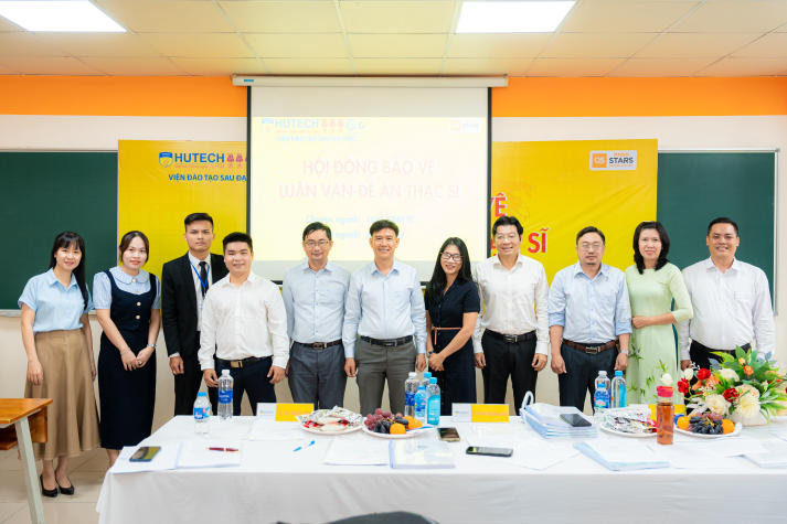 16 học viên cao học ngành Luật kinh tế đề xuất nhiều giải pháp pháp lý thực tiễn trong buổi bảo vệ luận văn/đề án tốt nghiệp 90