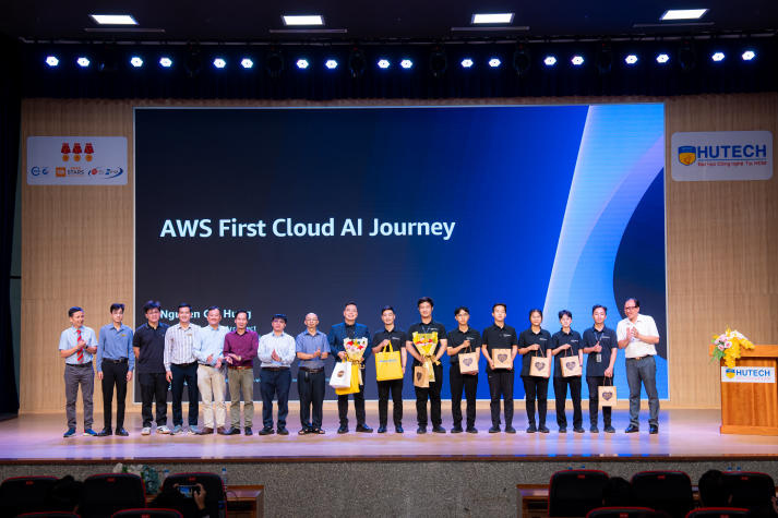 Học từ thực tiễn Cloud, AI, IT-ers HUTECH sớm định hình lộ trình nghề nghiệp 65