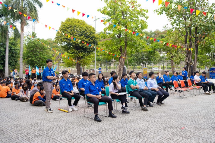 Đoàn Thanh niên - Hội Sinh viên HUTECH ra quân cao điểm các hoạt động “Thứ 7 tình nguyện” và “Chủ nhật xanh” năm 2024 40