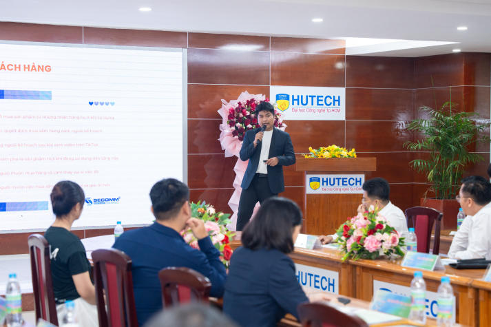 [Video] Tháo gỡ "tơ vò" ngành Thương mại điện tử, sinh viên HUTECH định hình lộ trình nghề nghiệp 56