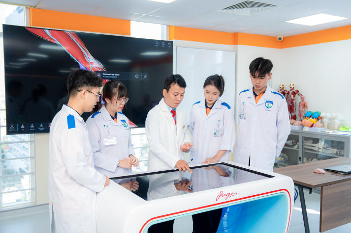 HUTECH công bố quyết định thành lập Trường Y và Khoa học Sức khỏe 84