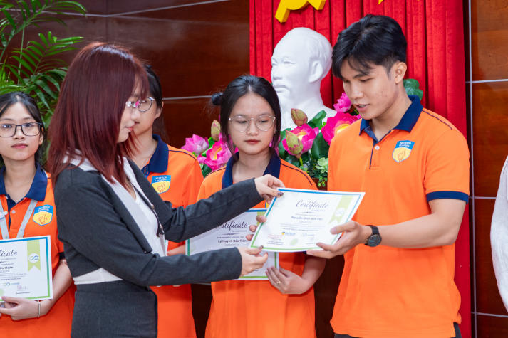Sinh viên Khoa Marketing - Kinh doanh quốc tế mở khóa kỷ nguyên công nghệ Web3 cùng chuyên gia 55