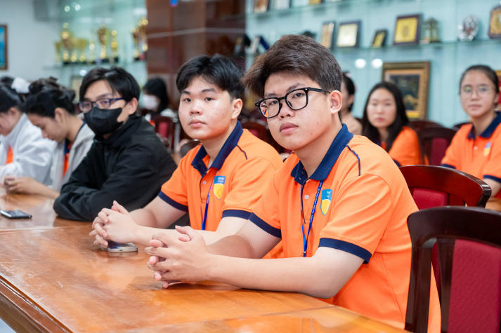 [Video] Khi ống kính biết nói: Sinh viên HUTECH học hỏi “bí kíp” lan tỏa cảm xúc và câu chuyện qua từng khung hình 104