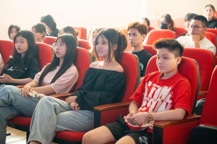 Sinh viên Truyền thông đa phương tiện công chiếu hơn 60 dự án truyền thông ấn tượng 39