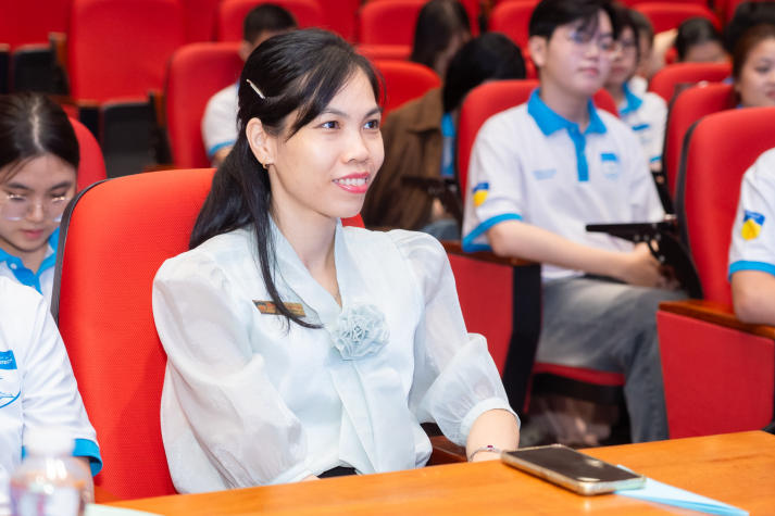 [Video] Lễ kết nghĩa Dược Khoa 2026: Chuyện học, chuyện nghề nối nhịp các thế hệ dược sĩ tương lai 21