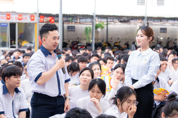 [Video] Từ học bổng HUTECH, học sinh TT. GDNN - GDTX Thủ Đức thêm động lực theo đuổi giấc mơ đại học 89