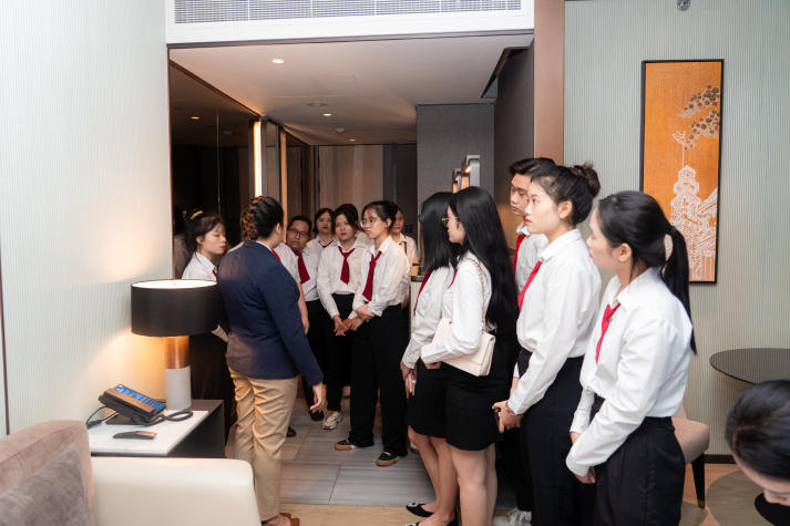Trải nghiệm chuẩn “5 sao” tại Hilton Saigon của sinh viên Khoa Quản trị Du lịch - Nhà hàng - Khách sạn 31