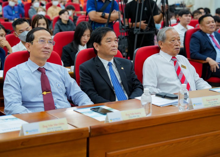 Đại diện HUTECH tham dự chương trình  HUTECH 1