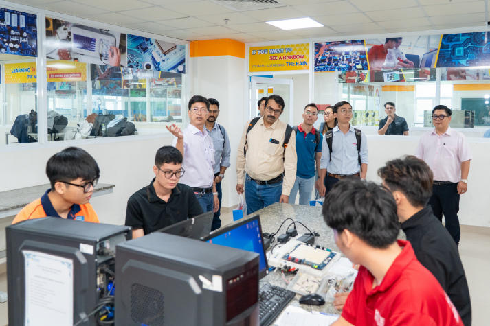 ​HUTECH làm việc với Bosch Global Software Technologies Việt Nam 72