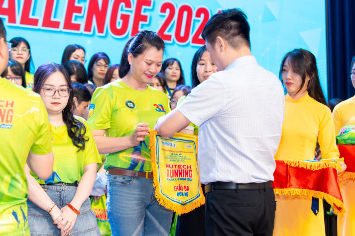 ​Khép lại HUTECH Running Challenge 2026: Tôn vinh hành trình bền bỉ, lan tỏa tinh thần sống khỏe 456