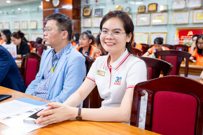 [Video] Sinh viên Khoa Tài chính - Thương mại “giải mã” Fintech, định hướng nghề nghiệp thời đại 4.0 35
