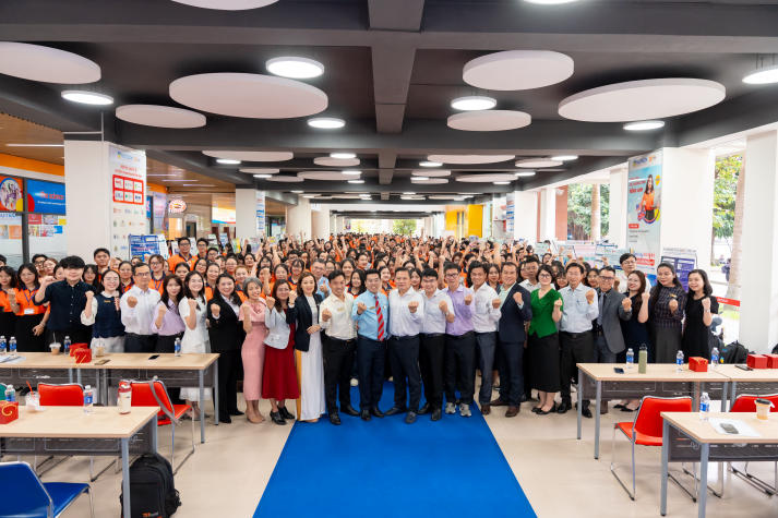 Triển lãm poster dự án doanh nghiệp - dấu mốc trưởng thành của sinh viên Khoa Tài chính - Thương mại HUTECH 122