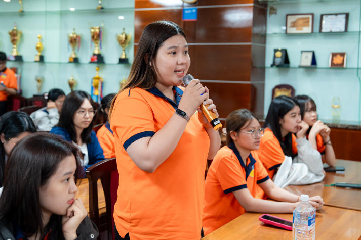 Ngoại ngữ, kỹ năng mềm và bản lĩnh nghề nghiệp: Hành trang sinh viên HUTECH cần có thời hội nhập 54