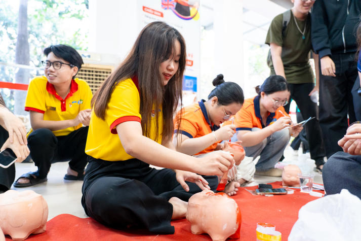 [Video] HUTECH Chào Xuân 2026: “Bật mood” Tết Việt giữa khuôn viên trường 228