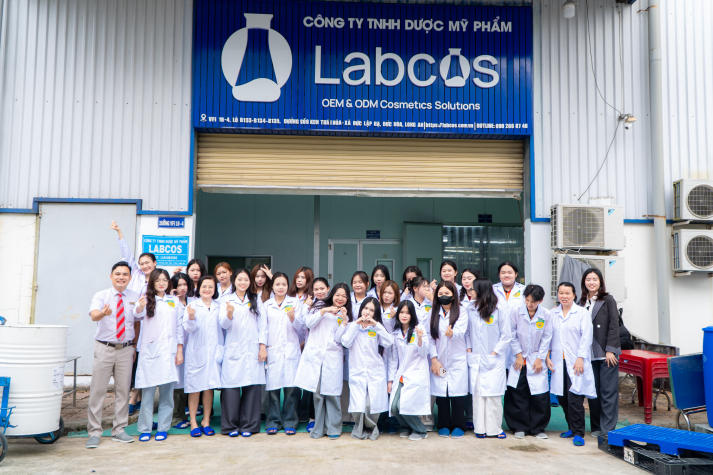 Sinh viên Công nghệ thẩm mỹ khám phá hậu trường ngành làm đẹp tại Nhà máy mỹ phẩm Labcos 69
