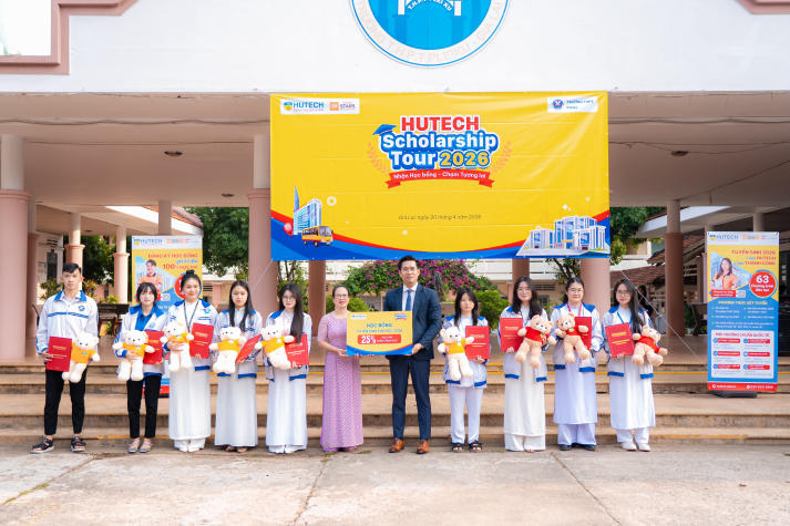 [Ảnh] HUTECH Scholarship Tour 2026 “phủ sóng” học bổng xuyên Việt,  tiếp sức sĩ tử chạm tương lai 238
