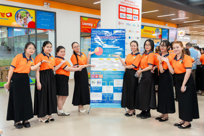 Triển lãm poster dự án doanh nghiệp - dấu mốc trưởng thành của sinh viên Khoa Tài chính - Thương mại HUTECH 30