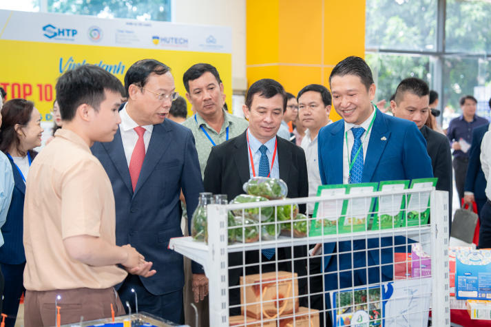 HUTECH cùng SHTP kiến tạo hệ sinh thái công nghệ chiến lược thúc đẩy chuyển đổi kép số - xanh 53