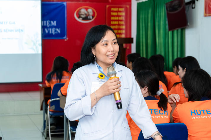 Sinh viên Tâm lý học tiếp cận thực tế trị liệu tại Bệnh viện Tâm thần TP.HCM 35