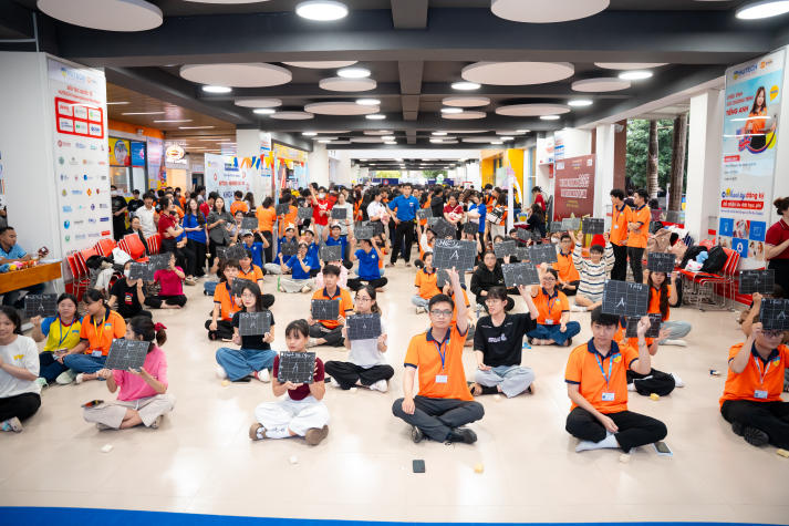 “HUTECH - Newbies Say Hi” khuấy động Thu Duc Campus vào 23/9 tới 99