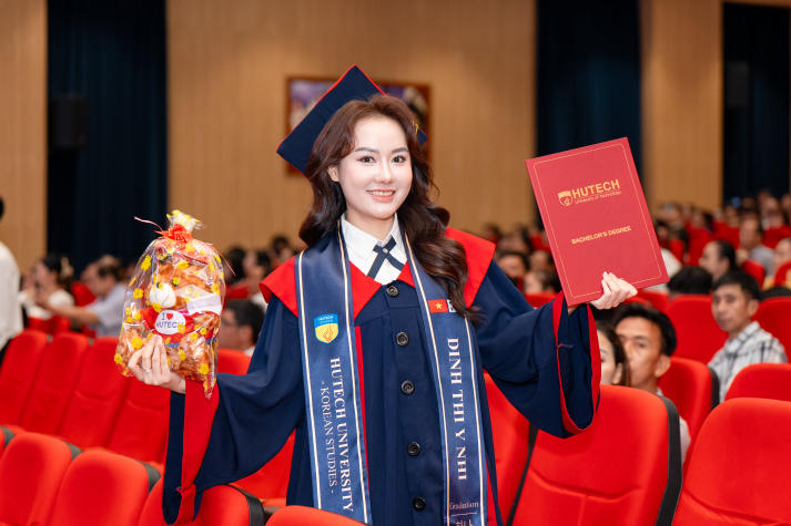 “Chủ động thích nghi, không ngừng làm mới chính mình và hãy tiếp tục mơ những giấc mơ lớn!” 42