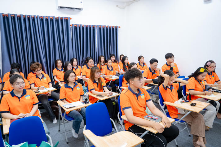 Sinh viên ngành Tâm lý học giải mã “Tâm lý học quản lý” các doanh nghiệp uy tín 24