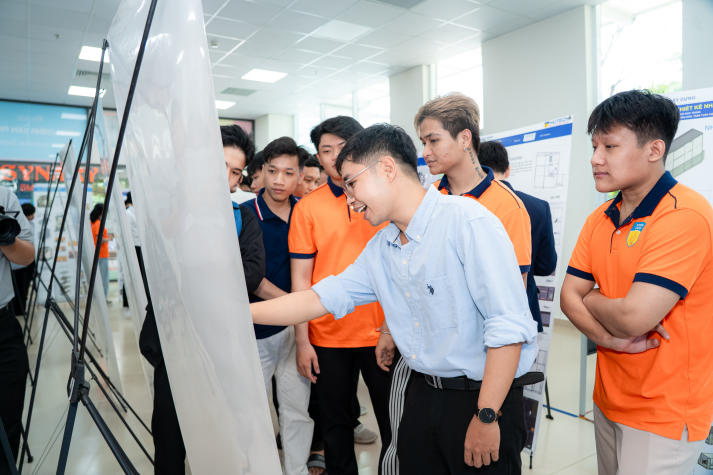 Chạm ngõ nghề nghiệp từ đồ án số: Dấu ấn sinh viên Khoa Xây dựng tại BIM Project Showcase 2026 58