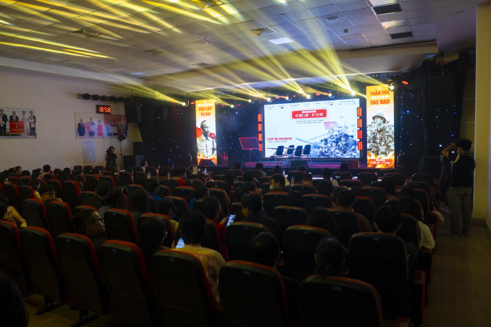 [Video] Làm liveshow sáng tạo như dân chuyên - Sinh viên Truyền thông đa phương tiện HUTECH khẳng định chất riêng 81