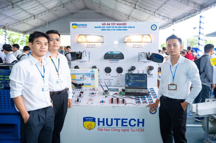 [Video] Sinh viên “khoe” hơn 200 đồ án tốt nghiệp ấn tượng trước doanh nghiệp tại HUTECH TECHSHOW 2024 63