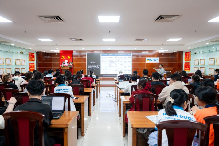Ngành Dược thời AI: Sinh viên HUTECH “bắt sóng” xu hướng nghiên cứu khoa học và R&D hiện đại 33