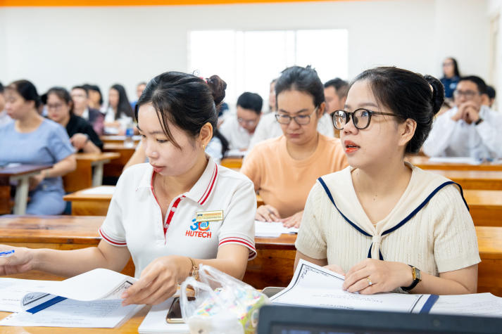 HUTECH tập huấn cán bộ coi thi: Sẵn sàng cho kỳ thi học kỳ 1A năm học 2025-2026 nghiêm túc, hiệu quả 44