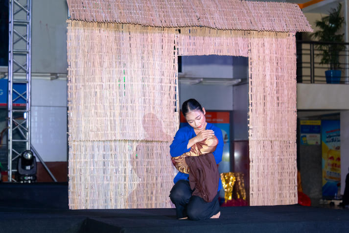 Biến đồ án tốt nghiệp thành sân khấu thực cảnh, sinh viên Quản trị sự kiện kể chuyện Việt bằng cảm xúc 75